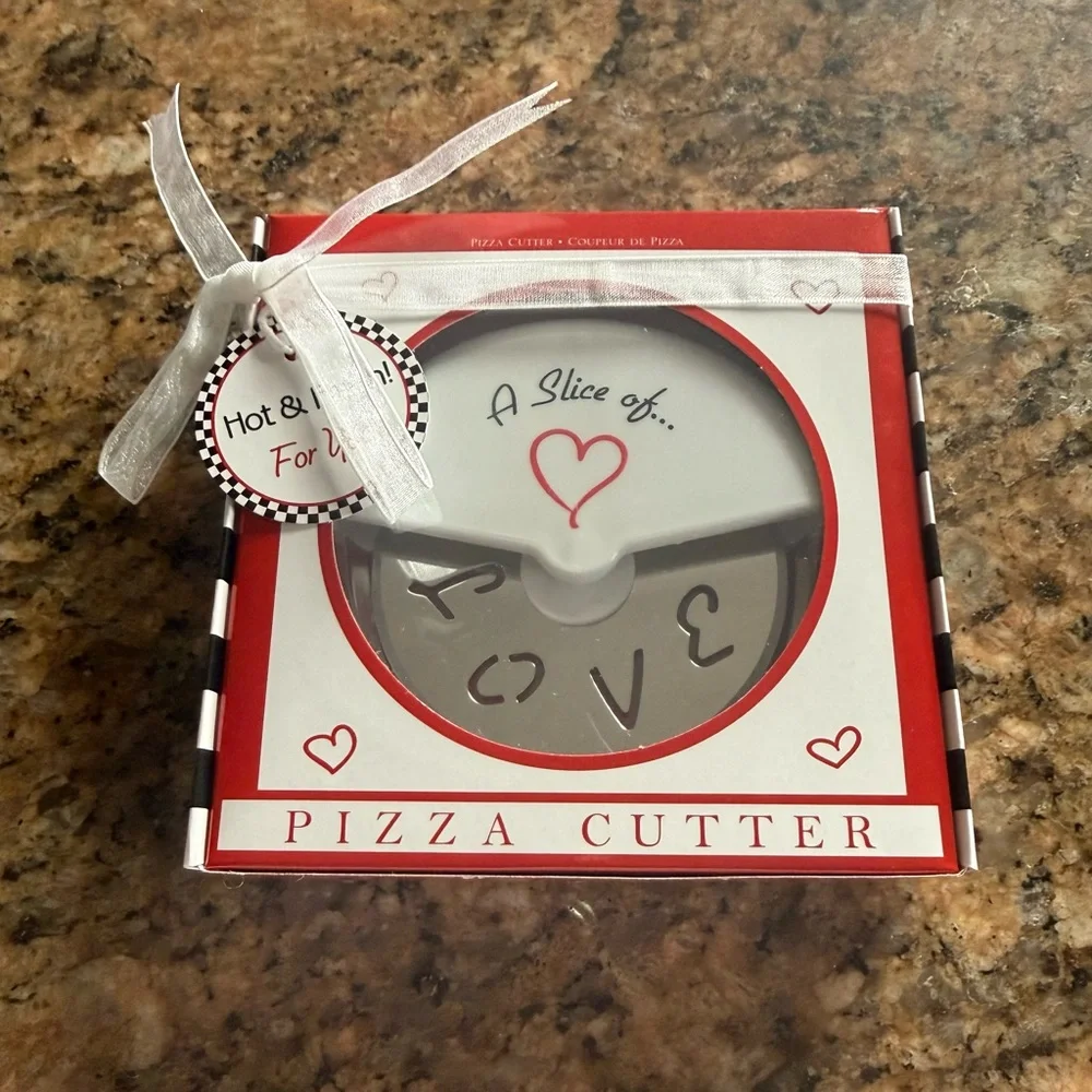 Heart-Shaped Pizza Cutter - Picture 2 of 2